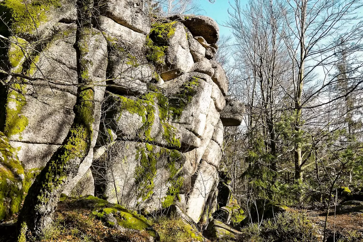 Wackelstein-Felswand